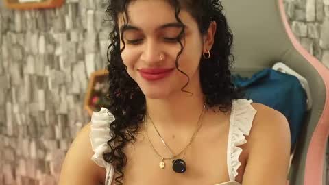 Salom independent model online show from May 15, 2026, 7:10 pm