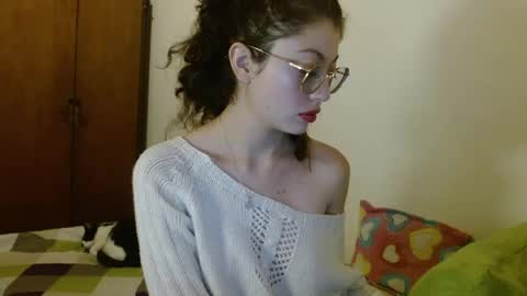 Snapshot of sweetcalm_ chatting on June 6, 2026, 3:33 am sweetcalm_ online show from June 6, 2026, 3:33 am