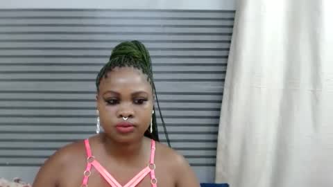 Snapshot of sweetcandypussy25 chatting on March 22, 2026, 5:16 pm queen online show from March 22, 2026, 5:16 pm