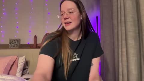 Snapshot of sweetdee222x chatting on December 10, 2024, 7:58 am Delilah Samson online show from December 10, 2024, 7:58 am