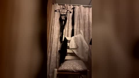 sweetea223 online show from March 17, 2026, 9:34 am