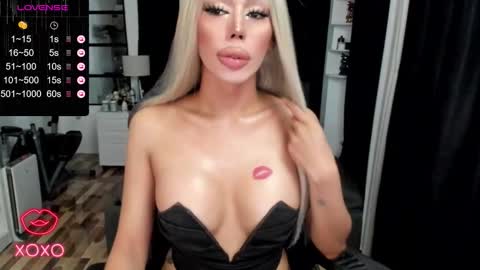 Snapshot of sweetestcandice08 chatting on October 9, 2025, 4:32 am CANDACE online show from October 9, 2025, 4:32 am