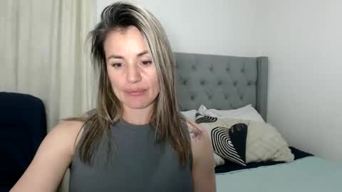 Snapshot of sweetfantasyy69 chatting on October 27, 2025, 12:36 am sweef online show from October 27, 2025, 12:36 am