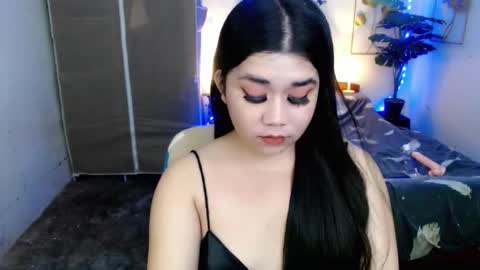 Snapshot of sweetgirl_mayxx chatting on March 1, 2026, 2:41 pm May online show from March 1, 2026, 2:41 pm