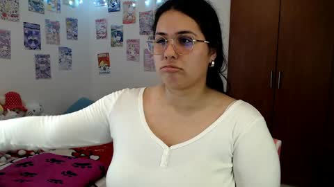 Snapshot of sweetgirlbunny19 chatting on June 10, 2026, 2:45 am Iss online show from June 10, 2026, 2:45 am