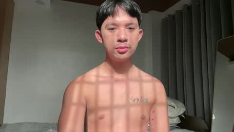 Snapshot of sweetguy102103 chatting on November 3, 2025, 11:26 pm khrayan online show from November 3, 2025, 11:26 pm