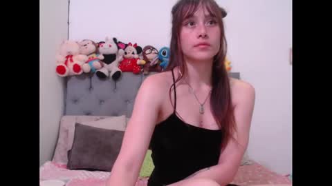 Snapshot of sweethoney22_ chatting on February 4, 2025, 3:15 pm Sabrina y Eliot online show from February 4, 2025, 3:15 pm