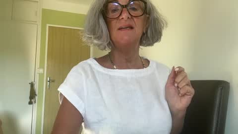 SweetHoneyMonica online show from July 7, 2026, 7:23 am