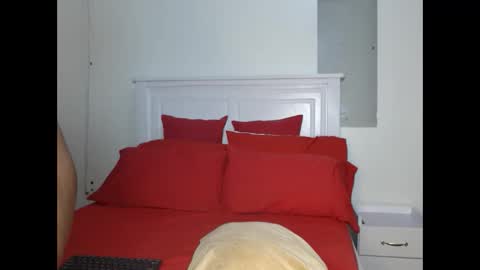 Snapshot of sweetice_01 chatting on January 27, 2025, 8:17 pm euny online show from January 27, 2025, 8:17 pm