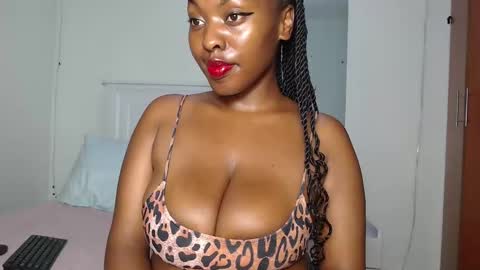 Snapshot of sweetice_01 chatting on March 8, 2025, 6:47 pm euny online show from March 8, 2025, 6:47 pm