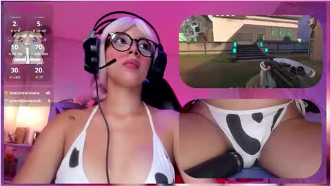 Snapshot of sweetie_cloe chatting on October 17, 2025, 11:18 pm sweetie_cloe online show from October 17, 2025, 11:18 pm