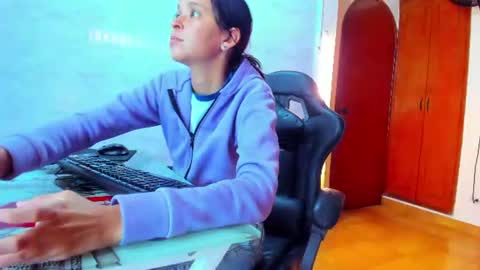 Snapshot of sweetie_foxx1 chatting on August 4, 2026, 11:46 am FOXXY online show from August 4, 2026, 11:46 am