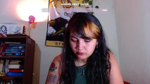 Snapshot of sweetie_maryy chatting on January 15, 2025, 1:56 am Maria  my insta sweetie maryy   online show from January 15, 2025, 1:56 am