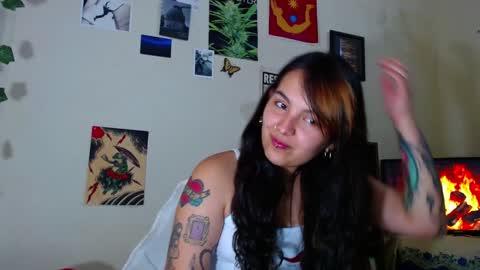 Snapshot of sweetie_maryy chatting on February 1, 2025, 3:41 am Maria  my insta sweetie maryy   online show from February 1, 2025, 3:41 am