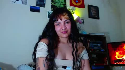 Snapshot of sweetie_maryy chatting on February 13, 2025, 9:49 pm Maria  my insta sweetie maryy   online show from February 13, 2025, 9:49 pm