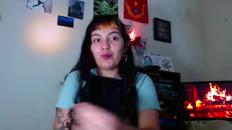 Snapshot of sweetie_maryy chatting on February 23, 2025, 11:47 pm Maria  my insta sweetie maryy   online show from February 23, 2025, 11:47 pm
