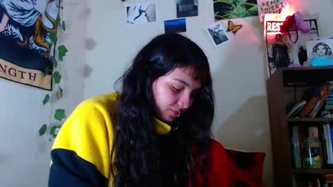 Snapshot of sweetie_maryy chatting on February 28, 2025, 5:15 am Maria  my insta sweetie maryy   online show from February 28, 2025, 5:15 am