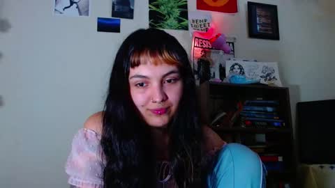 Snapshot of sweetie_maryy chatting on March 1, 2025, 1:11 am Maria  my insta sweetie maryy   online show from March 1, 2025, 1:11 am