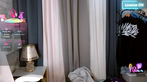 sweetiefox1 online show from May 12, 2026, 12:35 pm
