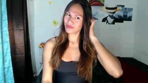 Snapshot of sweetiekimz chatting on March 10, 2025, 4:46 pm Rosemarie online show from March 10, 2025, 4:46 pm