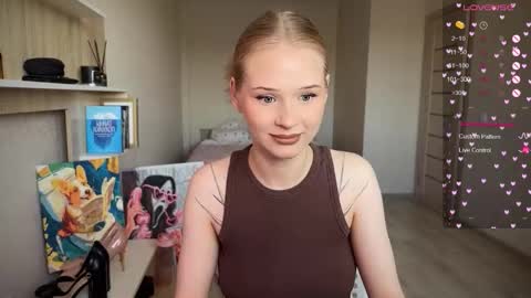 sweetie Lisa3 online show from October 21, 2025, 9:54 am
