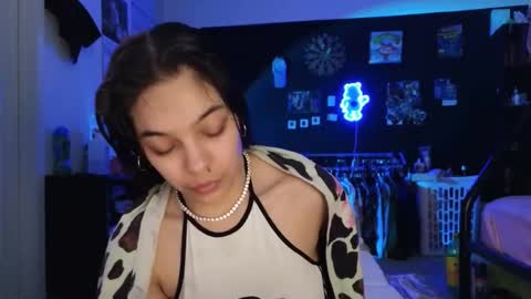 Blu Sweets online show from February 2, 2026, 7:34 pm