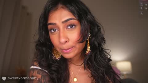 Snapshot of sweetkarmababy chatting on January 15, 2025, 12:19 am Karma Sutra  sweetkarmababy online show from January 15, 2025, 12:19 am