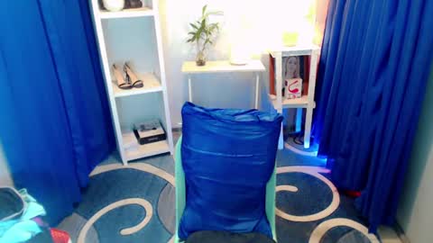 dessiree online show from June 13, 2026, 1:47 am