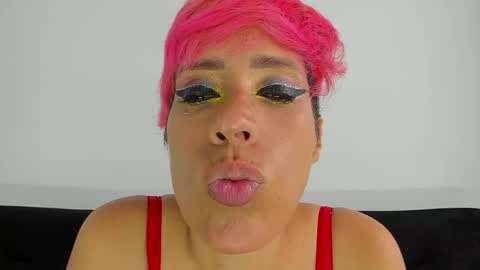 Azulandvioleta online show from May 31, 2026, 1:07 pm