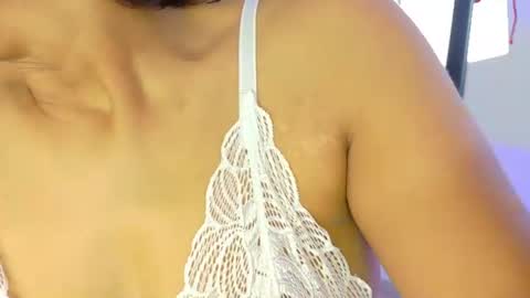 Snapshot of sweetlesbianseduction chatting on July 28, 2026, 2:46 pm Azulandvioleta online show from July 28, 2026, 2:46 pm