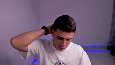 Lian online show from January 27, 2025, 3:26 am