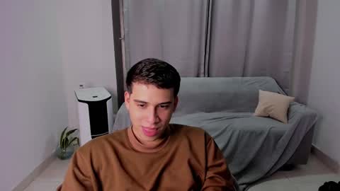 Lian online show from February 19, 2025, 3:06 am