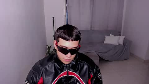 Lian online show from February 27, 2025, 8:39 am