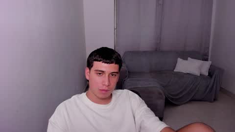 Lian online show from February 28, 2025, 8:53 am