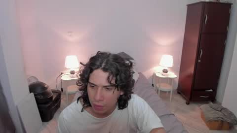 Lian online show from April 1, 2026, 1:39 am