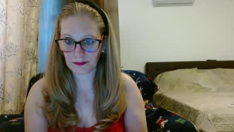 sweetmayaxoxo online show from May 4, 2026, 11:06 am