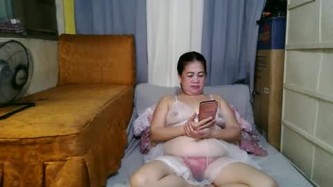 Snapshot of sweetmine4u28 chatting on December 2, 2024, 6:32 pm sweetmine4u28 online show from December 2, 2024, 6:32 pm