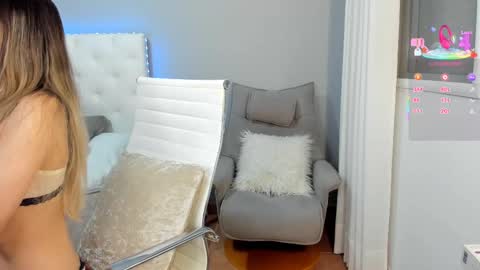 Snapshot of sweetmoon_20 chatting on February 24, 2026, 8:18 pm christie online show from February 24, 2026, 8:18 pm