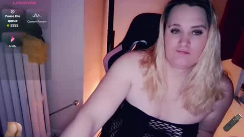 SweetMorgan online show from May 4, 2026, 1:23 am