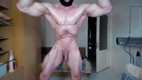 Snapshot of sweetmuscles_boy chatting on June 14, 2026, 4:47 am Lorenzo online show from June 14, 2026, 4:47 am