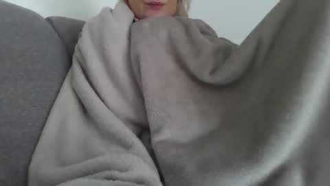 Lil online show from November 21, 2025, 12:04 pm