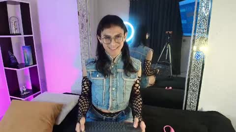 Snapshot of sweetobsidian_boy chatting on April 6, 2026, 1:23 pm obsidian online show from April 6, 2026, 1:23 pm