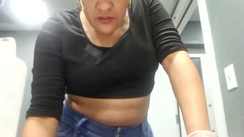 sweetp3ach29 online show from December 21, 2024, 2:41 am