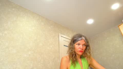 Veronica and Alex online show from May 31, 2026, 6:42 am