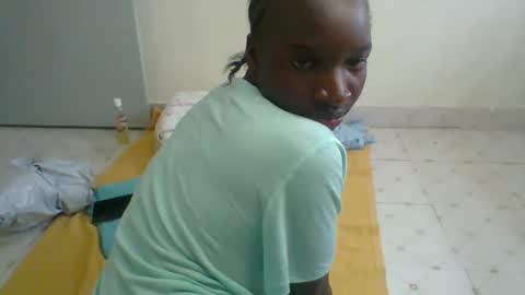 Snapshot of sweetpasion2 chatting on February 10, 2025, 12:18 pm sweetpasion2 online show from February 10, 2025, 12:18 pm