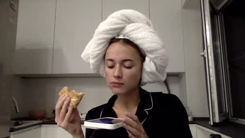 sweetsatalana online show from July 13, 2026, 10:45 pm