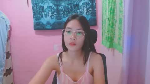 Mia online show from May 29, 2026, 4:32 am