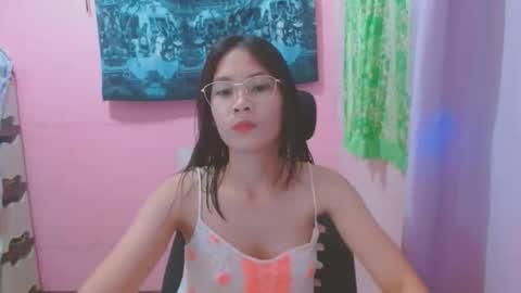 Mia online show from June 7, 2026, 5:11 am