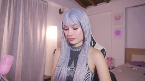 Cat independent model  online show from September 17, 2025, 2:02 am