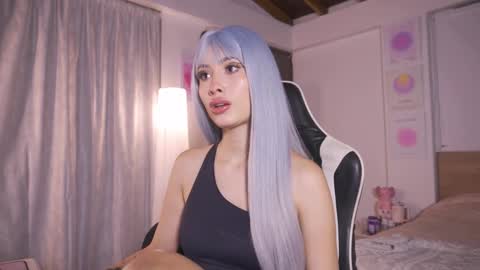 Cat independent model  online show from October 14, 2025, 3:51 am